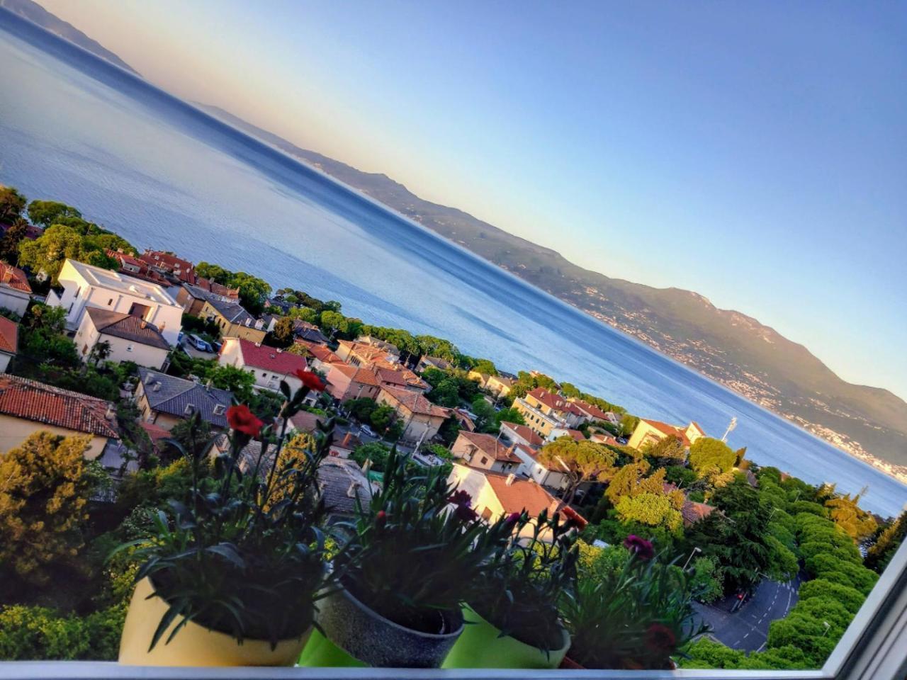 Apartment With View In Rijeka Exterior photo